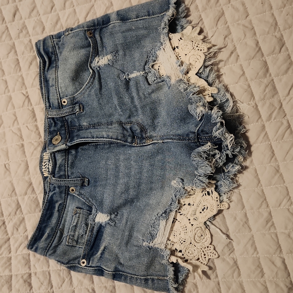 EUC Cut-off shorts w/ lace details